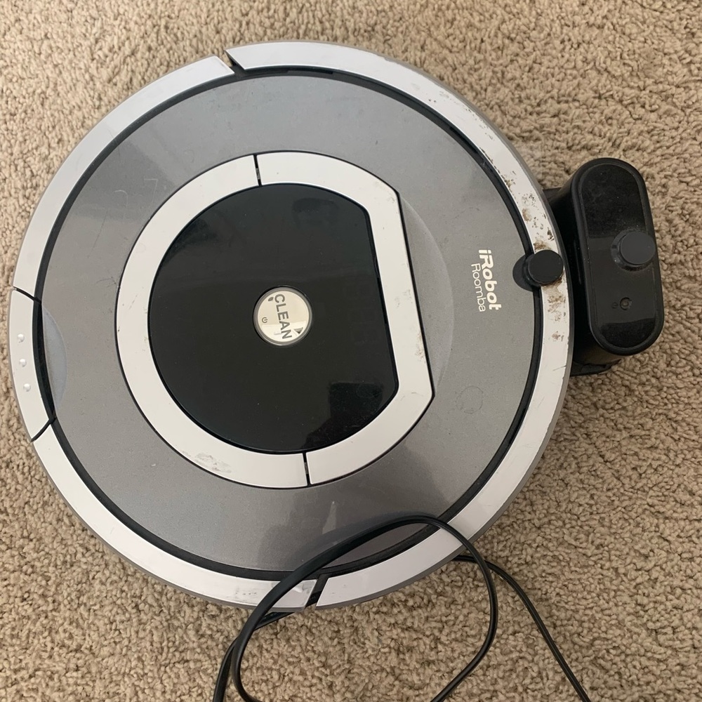 ROOMBA VACUUM